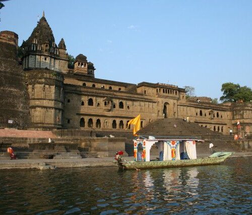Ahilyabai Fort Maheshwar – Ujjain Omkareshwar Maheshwar tour package