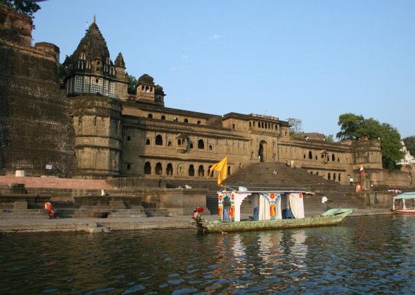 Ahilyabai Fort Maheshwar – Ujjain Omkareshwar Maheshwar tour package